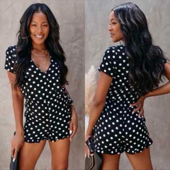 Q+A Los Angeles - black and white polka dot romper Women’s size M - Picture 1 of 7